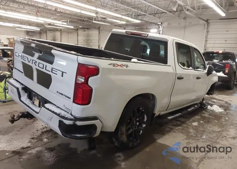 2021 Chevrolet Silverado 1500 4Wd Short Bed Custom z USA, uszkodzony, nr VIN 1GCPYBEK3MZ293150